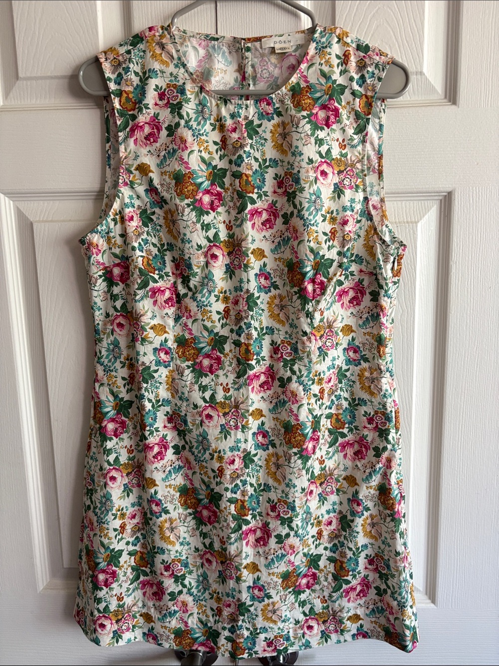 Doen Floral Sleeveless Shift Dress in Pink, Green & Gold